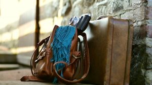 ¿Se pueden encontrar maletas de piel asequibles o son generalmente más caras que otras opciones?