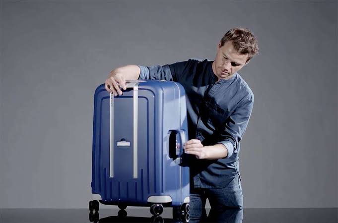 Maleta sin cremallera: Características y detalles de la innovadora solución de cierre para tu equipaje